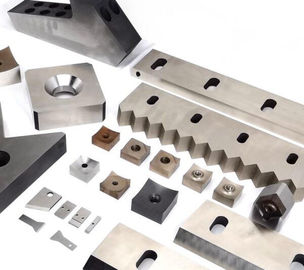 Recycling-plastic shredder blades