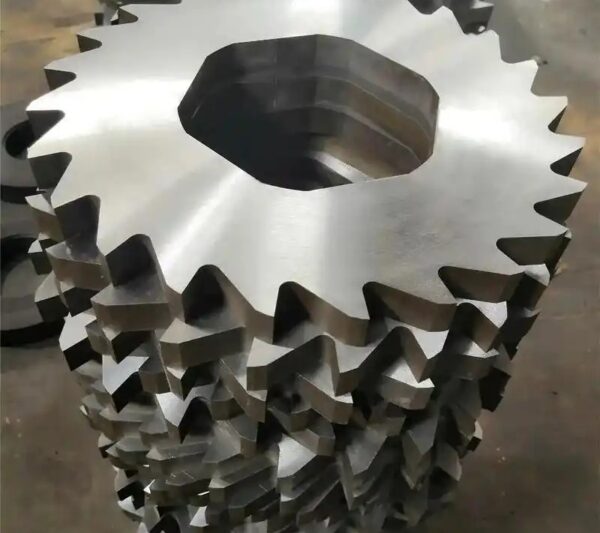 Recycling-plastic shredder blades